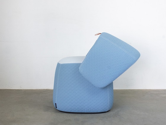 Image 1 of Haworth Fauteuil annex voetenbank Chick Design Patricia Urquiola