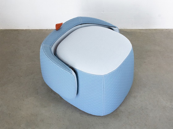 Image 1 of Haworth Fauteuil annex voetenbank Chick Design Patricia Urquiola