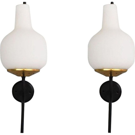 Image 1 of Paar vintage koperen metalen en opaline wandlampen van Stilnovo, 1960