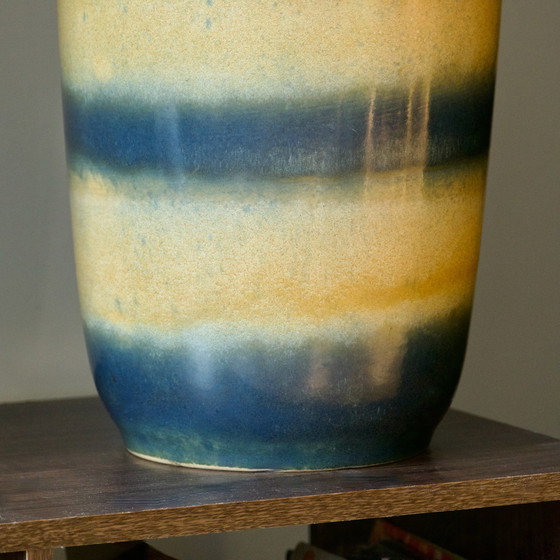 Image 1 of Grote West-Duitse Blauwe Zandsteenvaas