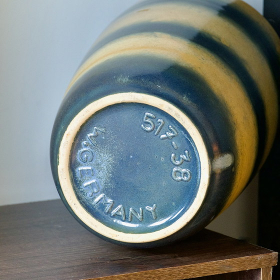 Image 1 of Grote West-Duitse Blauwe Zandsteenvaas