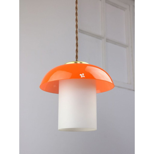 Mid Century hanglamp van oranje glas en messing