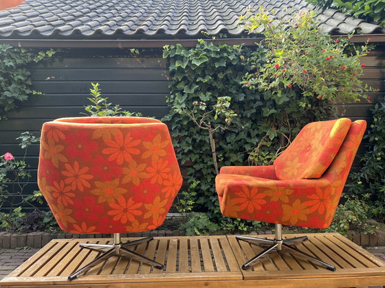 Image 1 of 2x Vintage gebloemde draaistoelen