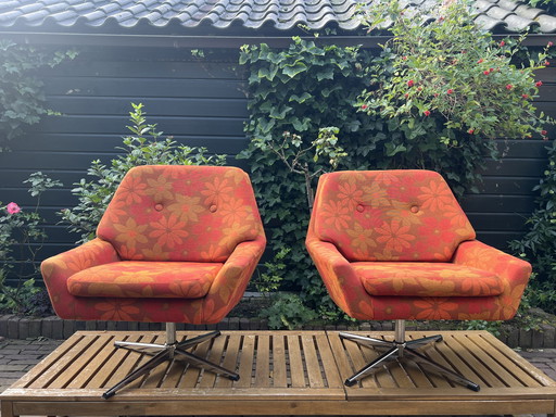 2x Vintage gebloemde draaistoelen