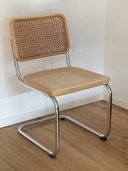 4 X Thonet S 32 Bauhaus sledestoel ontworpen door Marcel Breuer