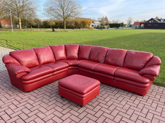 Image 1 of Prachtige Natuzzi Rood Leren Hoekbank Met Ottomaan