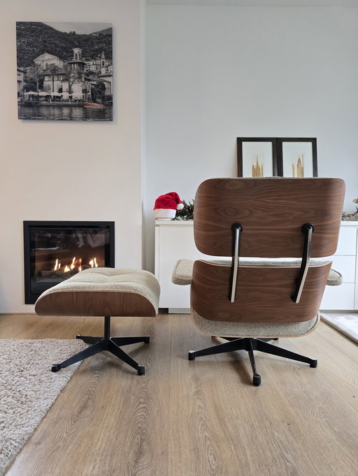 Vitra Eames Lounge Chair Nubia - Notenhout