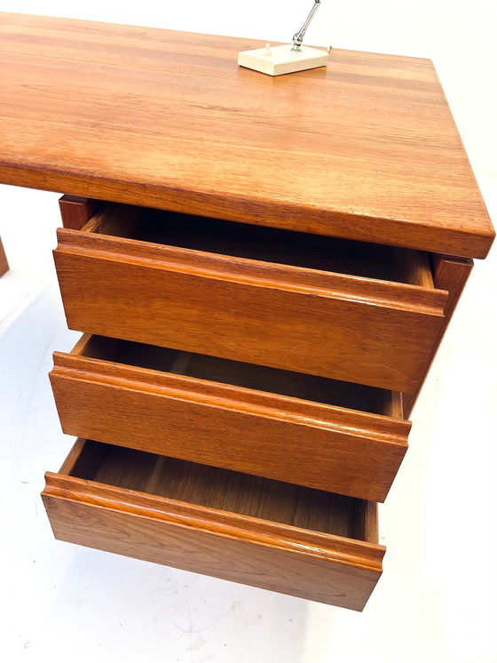 Image 1 of Teakhouten Bureau ‘60