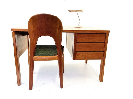 Image 1 of Teakhouten Bureau ‘60