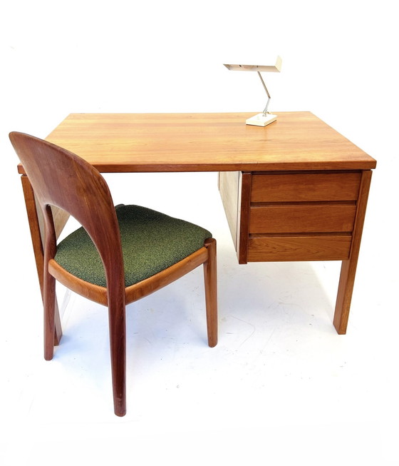 Image 1 of Teakhouten Bureau ‘60