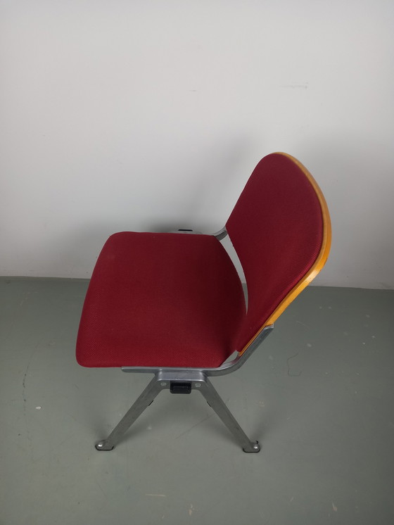 Image 1 of 4X Stapelbare Industriele Aluminium Stoelen