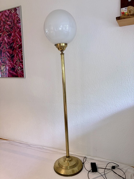 Image 1 of Vintage Vloerlamp Messing Met Melkglas Bol 