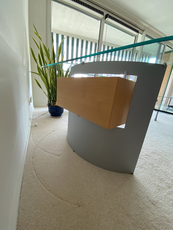 Image 1 of Leolux Console / Sidetable Glas, Gematteerd Aluminium En Licht Eikenhout