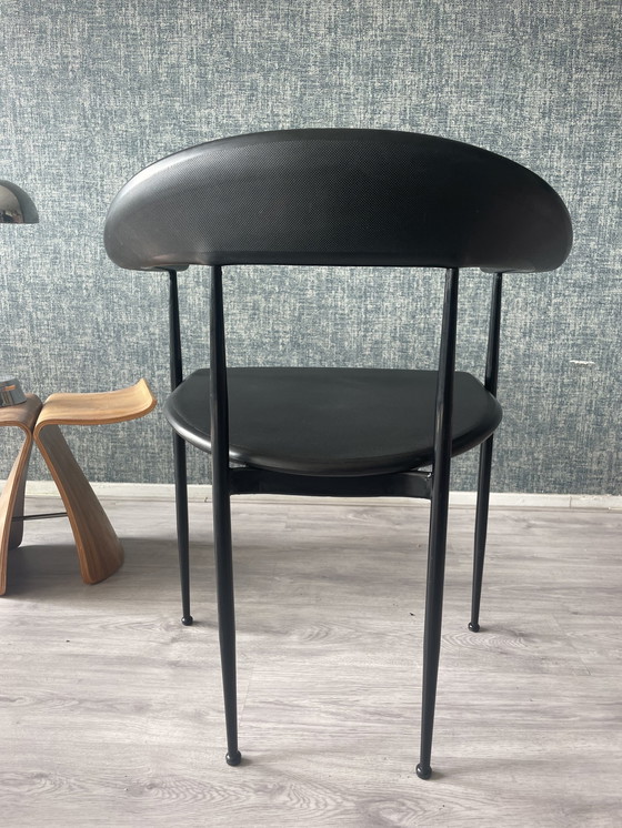 Image 1 of 4x Volledig zwarte P40 fauteuil van Giancarlo Vegni voor Fasem, ca80s