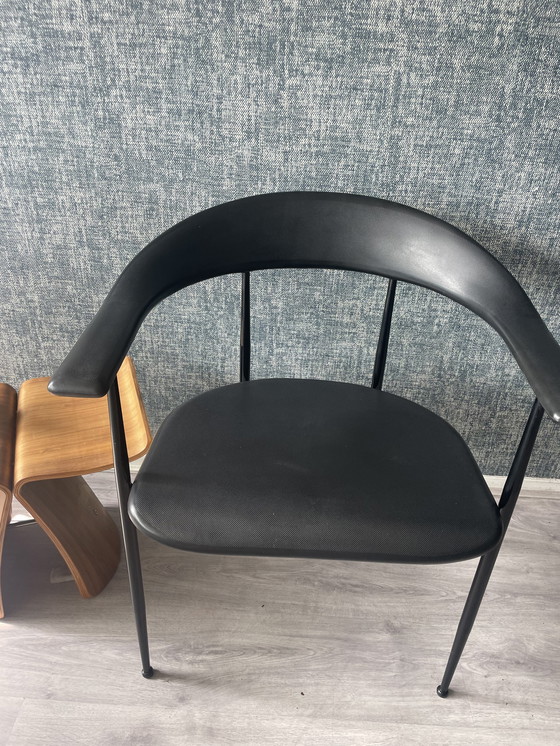 Image 1 of 4x Volledig zwarte P40 fauteuil van Giancarlo Vegni voor Fasem, ca80s