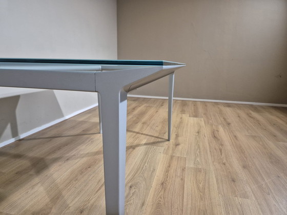 Image 1 of Cassina Artico 345 - Eettafel - Glas - Aluminium - Design