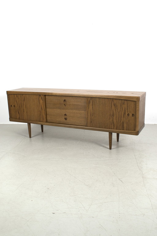 Bramin by H.W. Klein dressoir