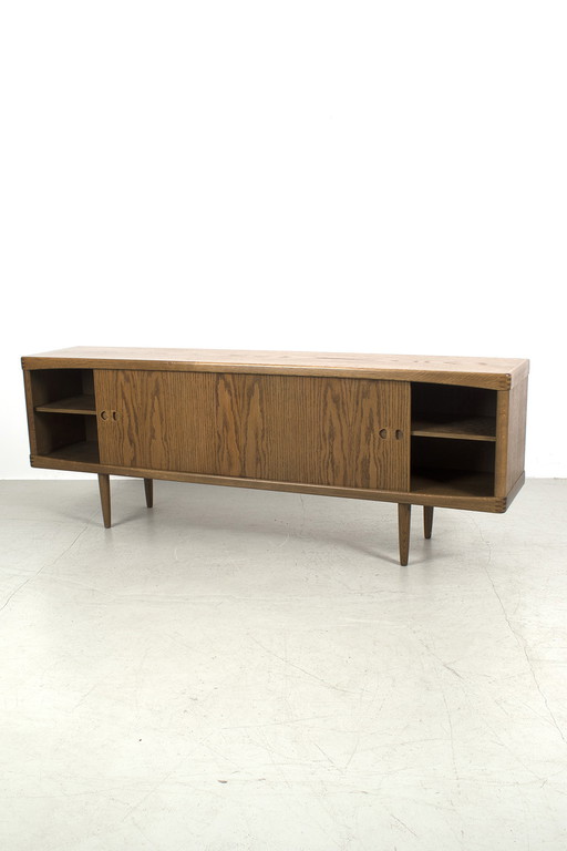 Bramin by H.W. Klein dressoir