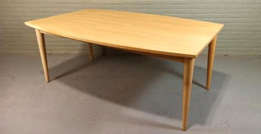 Kvist eettafel, Deens ontwerp