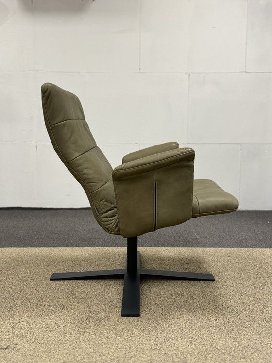 Image 1 of Label Woodstock Draai fauteuil groen aniline leer