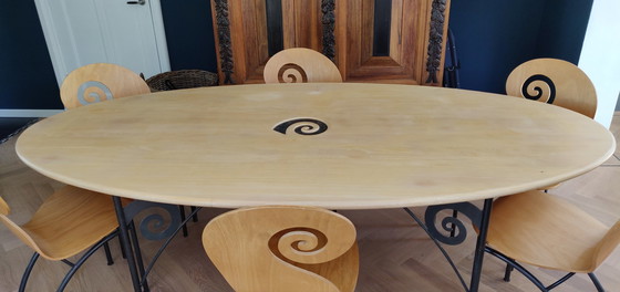 Image 1 of Design eettafel Maroeska Metz met 6 violin stoeltjes