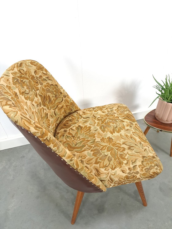 Image 1 of Bloemen stoel met bruin kunstleder vintage