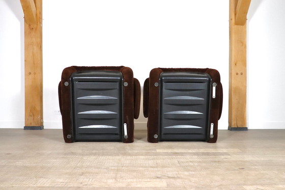 Image 1 of 2x 1P 'Malù' loungestoelen in Bruin corduroy bekleding door Diego Mattu