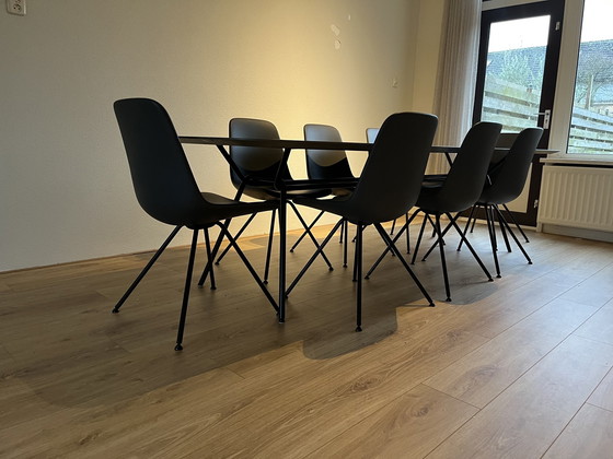 Image 1 of Strain Eetkamertafel Plus 8 Tonon Step Stoelen