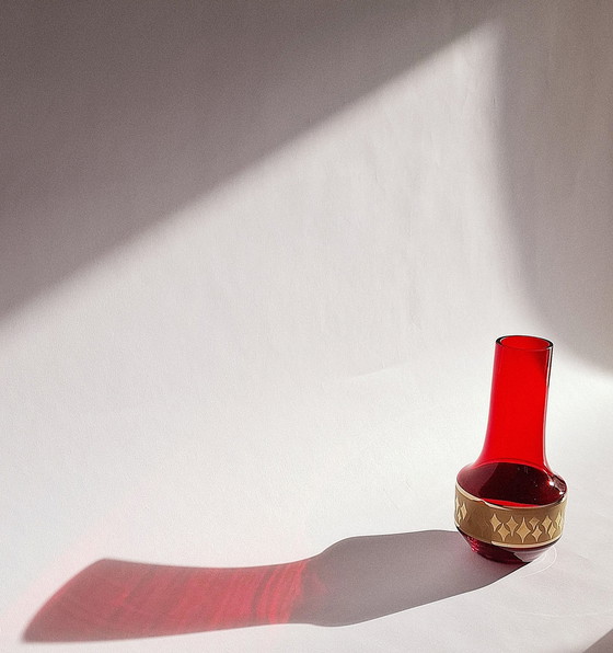 Image 1 of Vintage Tsjechisch kunstglas vaas in robijn/goud uit Bohemen
