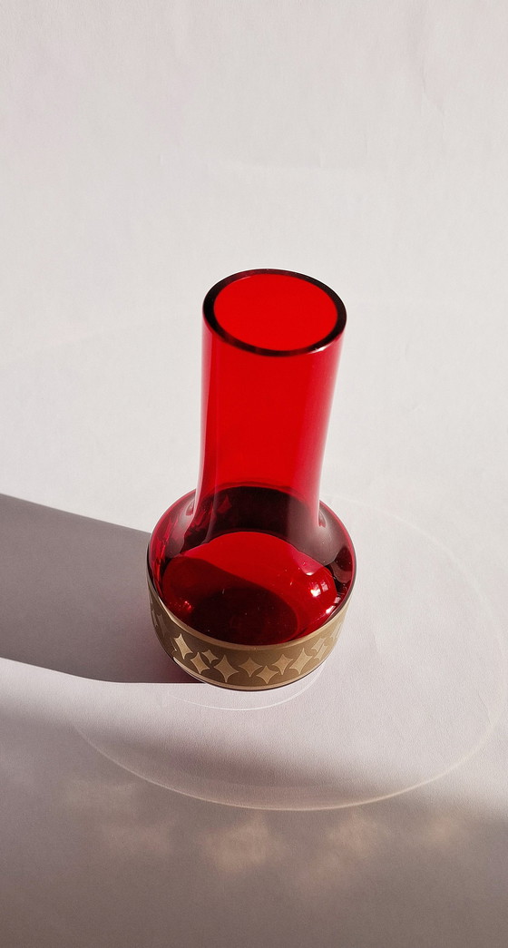 Image 1 of Vintage Tsjechisch kunstglas vaas in robijn/goud uit Bohemen