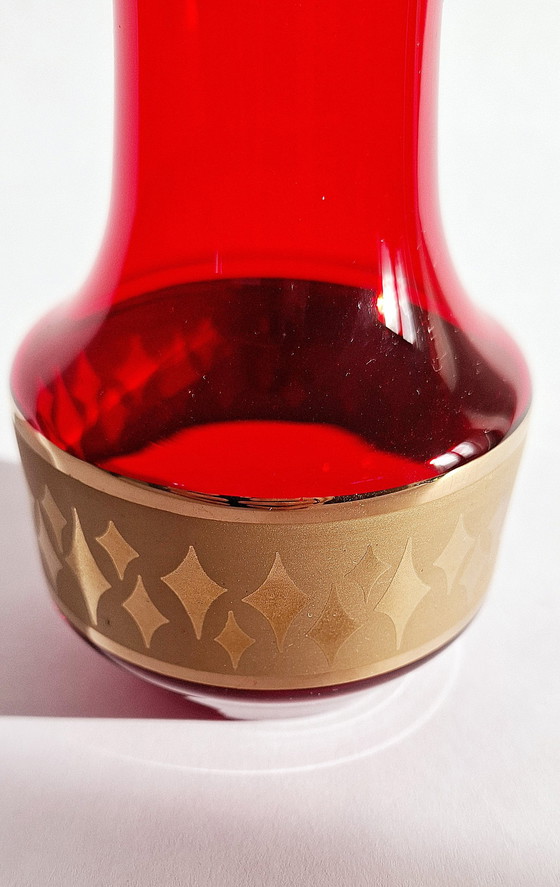 Image 1 of Vintage Tsjechisch kunstglas vaas in robijn/goud uit Bohemen