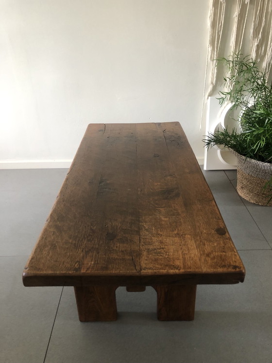 Image 1 of Brutalistische massief houten coffee table