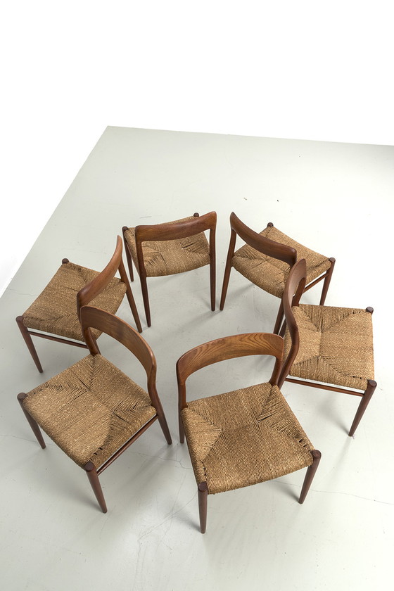 Image 1 of 6x Niels O. Møller stoelen