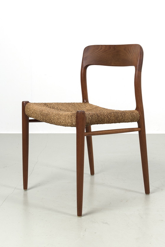 Image 1 of 6x Niels O. Møller stoelen