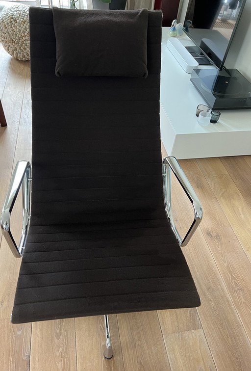 Vitra Fauteuil Ea 124 