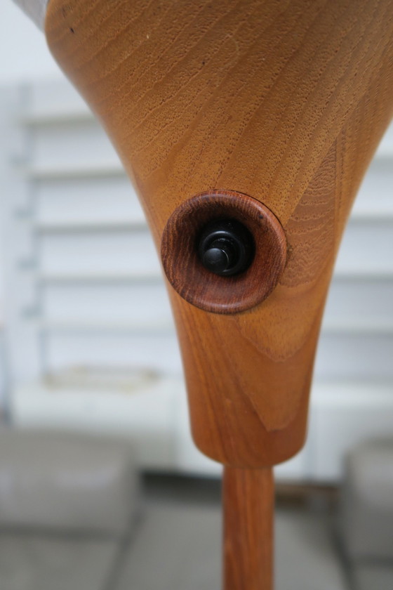 Image 1 of Zeldzame staande lamp in teakhout uit Dyrlund, Denemarken, 70S