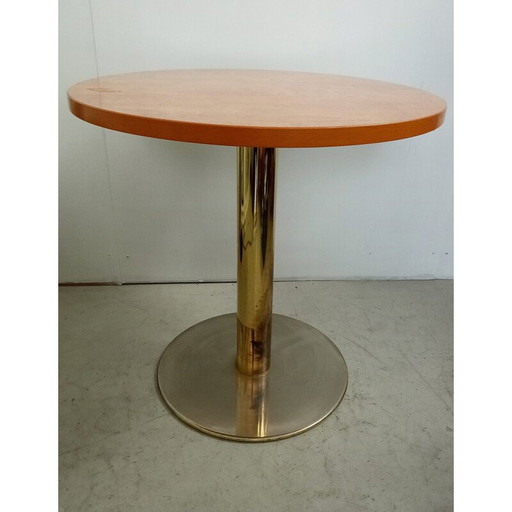 Vintage sidetable met goolden basement