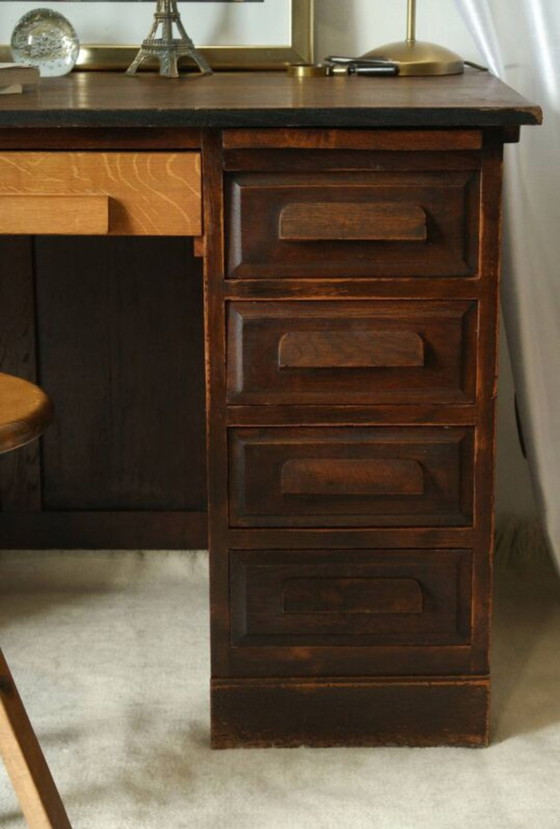Image 1 of Vintage eikenhouten bureau met voet