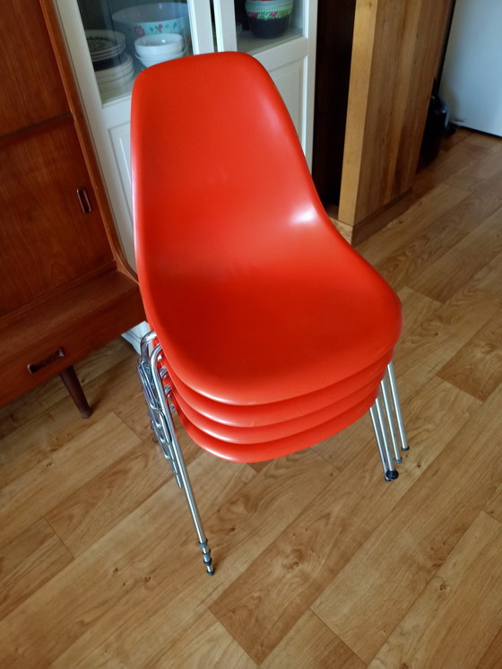 Image 1 of 4x Vitra Eames Stoelen