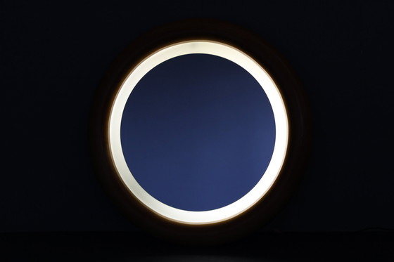 Image 1 of 1970S Italiaanse ronde spiegel in houten frame met licht