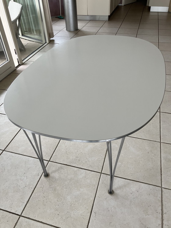 Image 1 of Fritz Hansen Superellipse eettafel