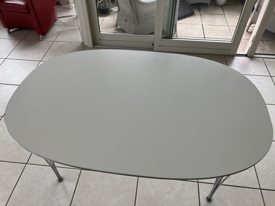 Image 1 of Fritz Hansen Superellipse eettafel