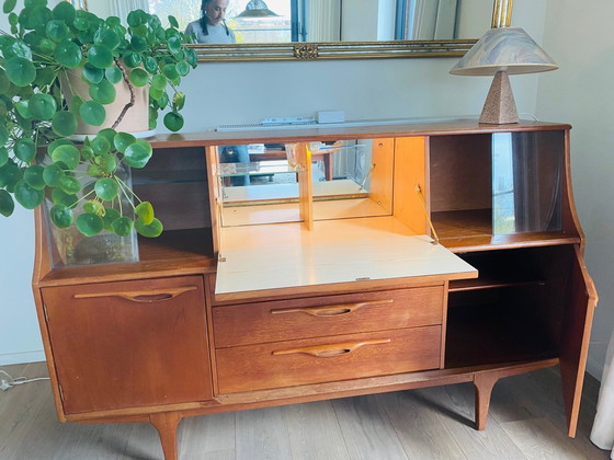 Image 1 of Vintage Kast Met Minibar En Werking Intern Licht