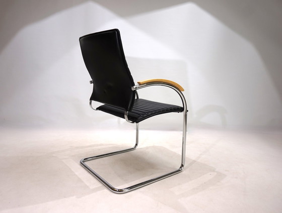 Image 1 of Thonet S74 leren eetkamerstoel van Josef Gorica, 1990