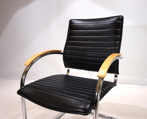 Image 1 of Thonet S74 leren eetkamerstoel van Josef Gorica, 1990