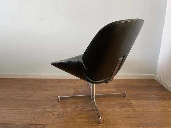 Image 1 of Geoffrey D. Harcourt Exquis Fauteuil