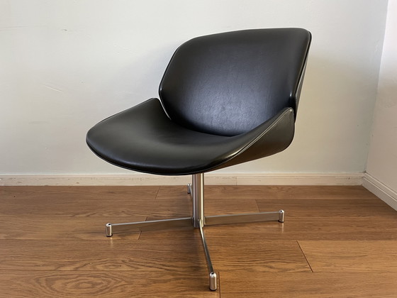 Image 1 of Geoffrey D. Harcourt Exquis Fauteuil