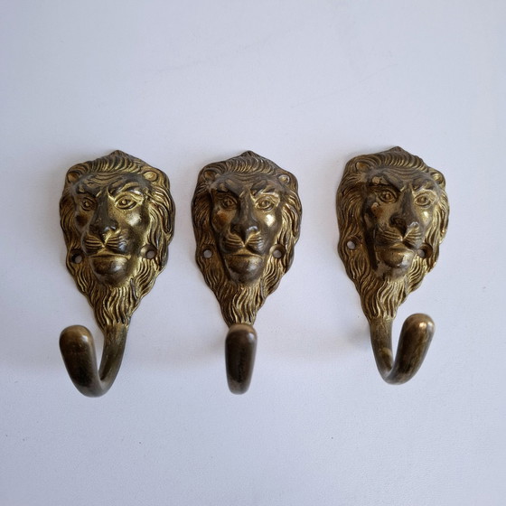 Image 1 of 3 Vintage Korte Messing Leeuwen Haken