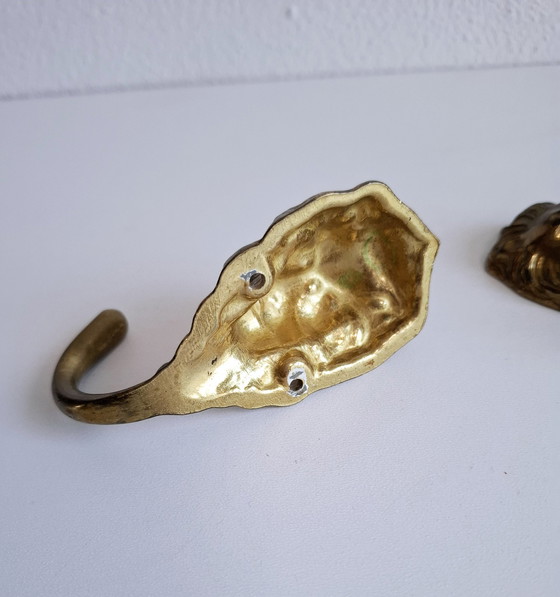 Image 1 of 3 Vintage Korte Messing Leeuwen Haken
