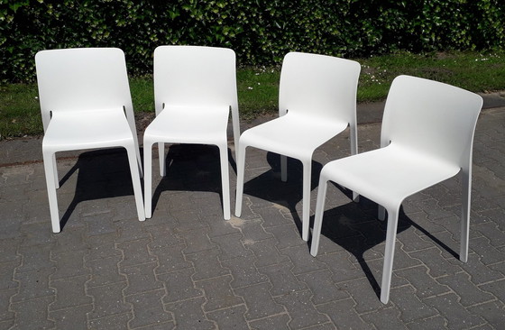 Image 1 of 3+1 Magis Chair First ontwerp Stefano Giovannoni, stapelbaar